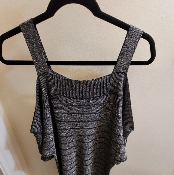 Le Chateau metallic knit off shoulder top - Picture 2 of 3